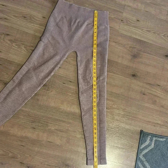 Nikibiki Seamless Leggings - Picture 9 of 12